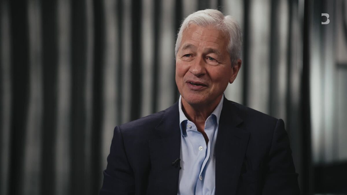 JPMorgan's Dimon Says Apple Is a Competitor and Partner