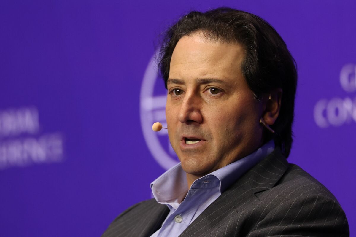 Ares CEO Calls AI, Private Credit Fears ‘Odd’ and ‘Frustrating’