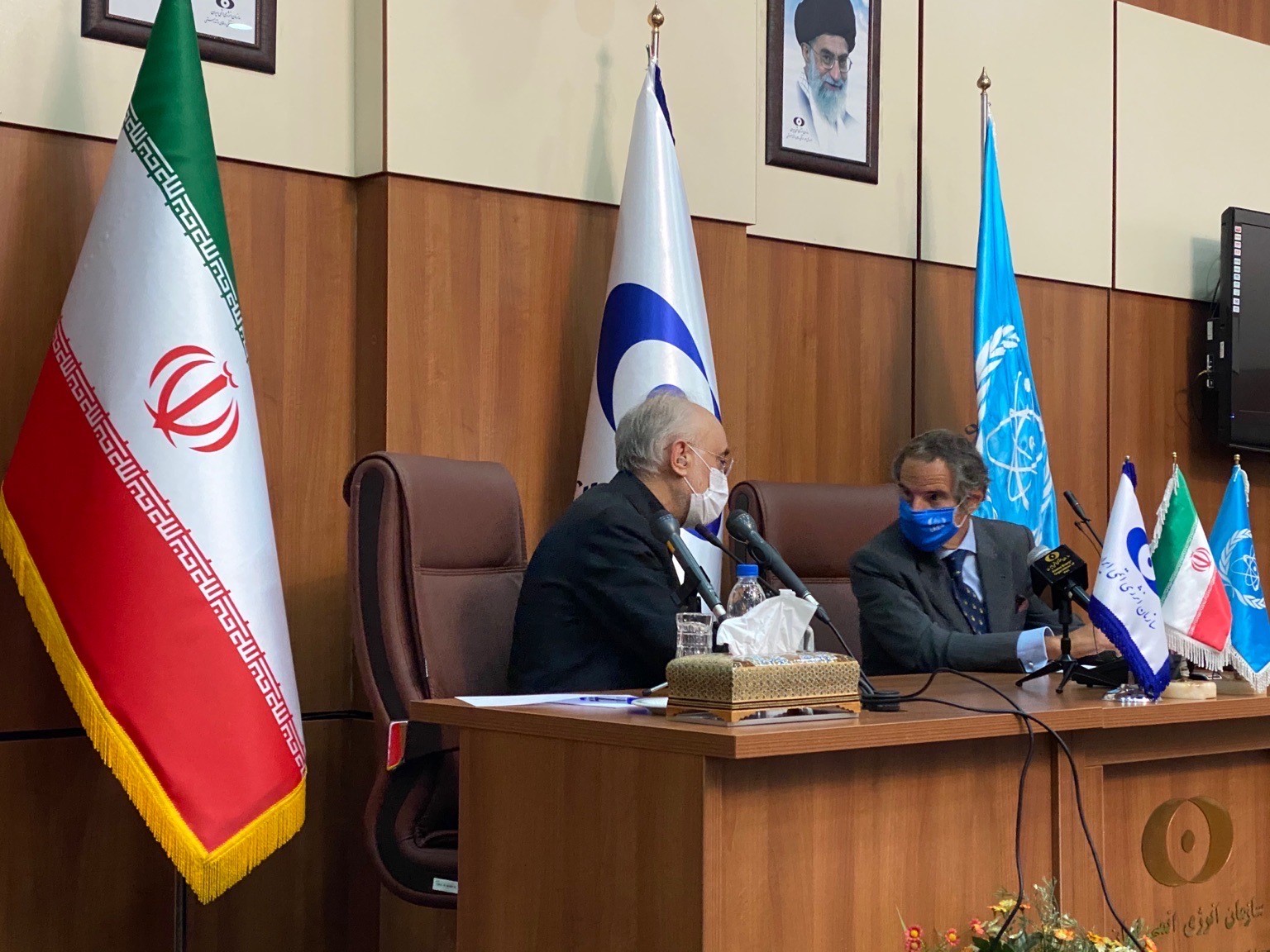Ali Akbar Salehi, left, speaks &nbsp;with Rafael Mariano Grossi in Tehran on Aug. 25.