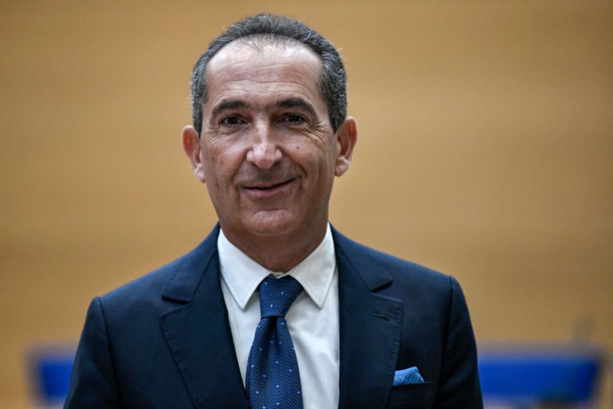 Billionaires Keep Control After Furious Bust-Up in the Bond Market