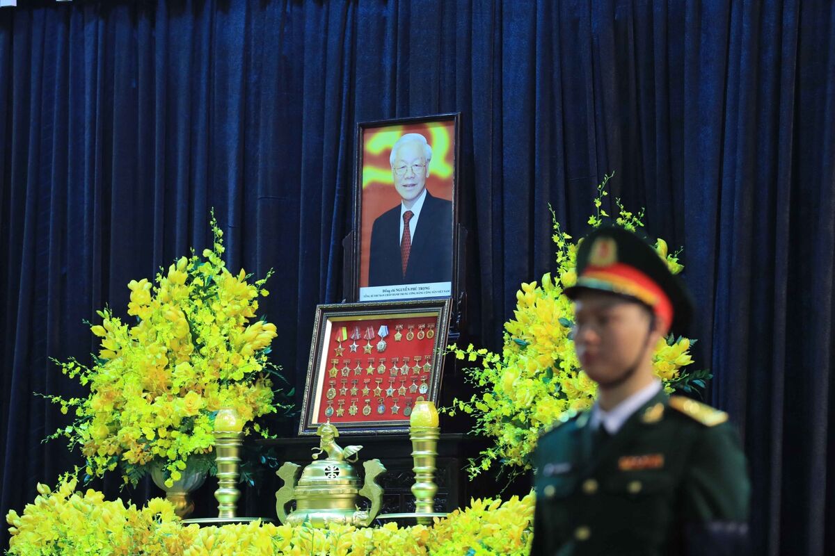 featured image thumbnail for post Vietnam Begins Two Days of Mourning for Powerful Party Chief