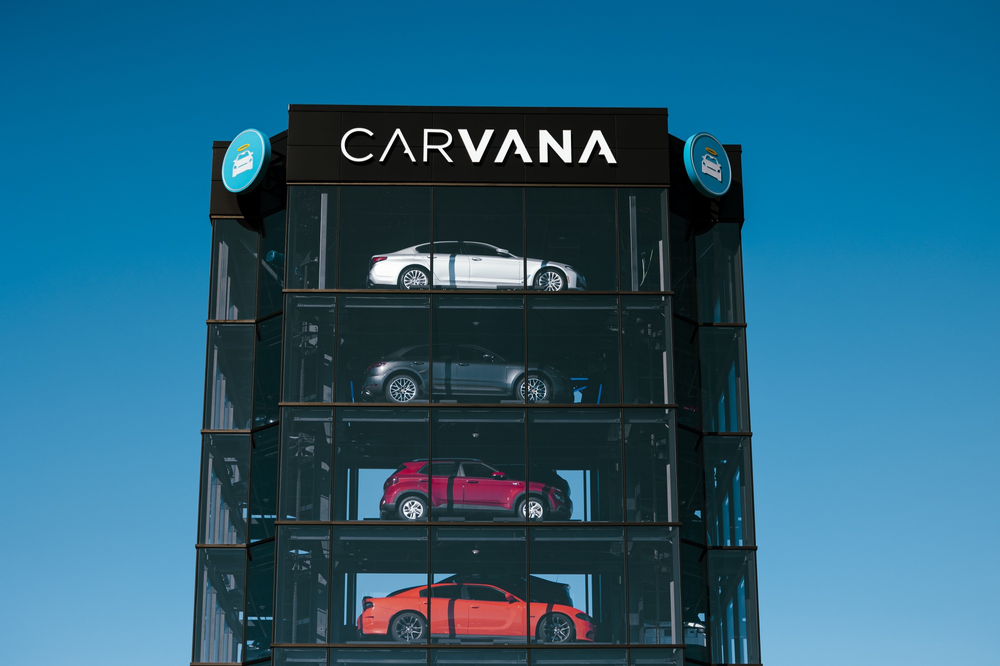 Carvana Father-Son Duo Cashed Out $147 Million on Stock Rebound - Bloomberg