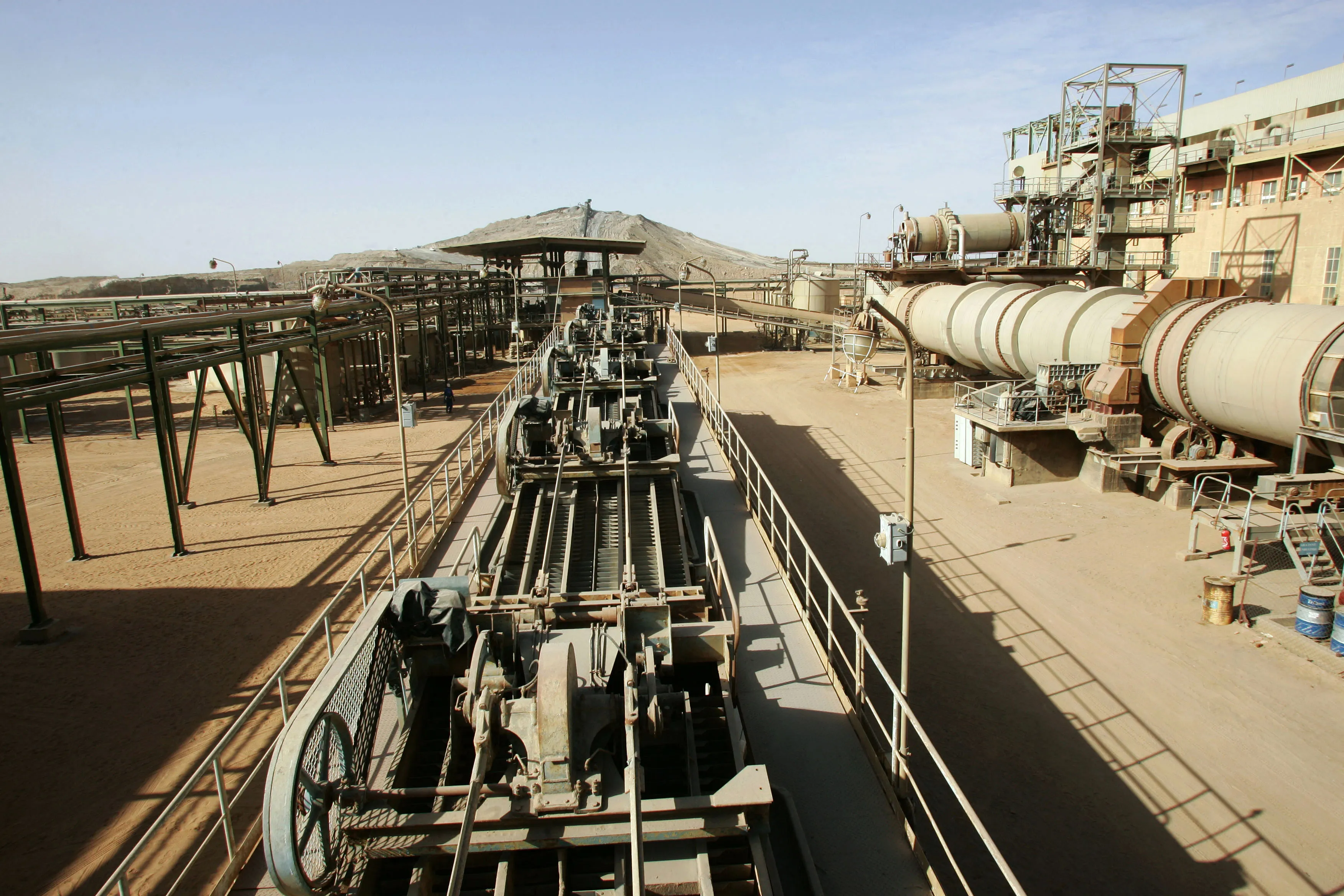 Somair mineral treatment plant near the uranium opencast mine in the Air desert, Niger.&nbsp;