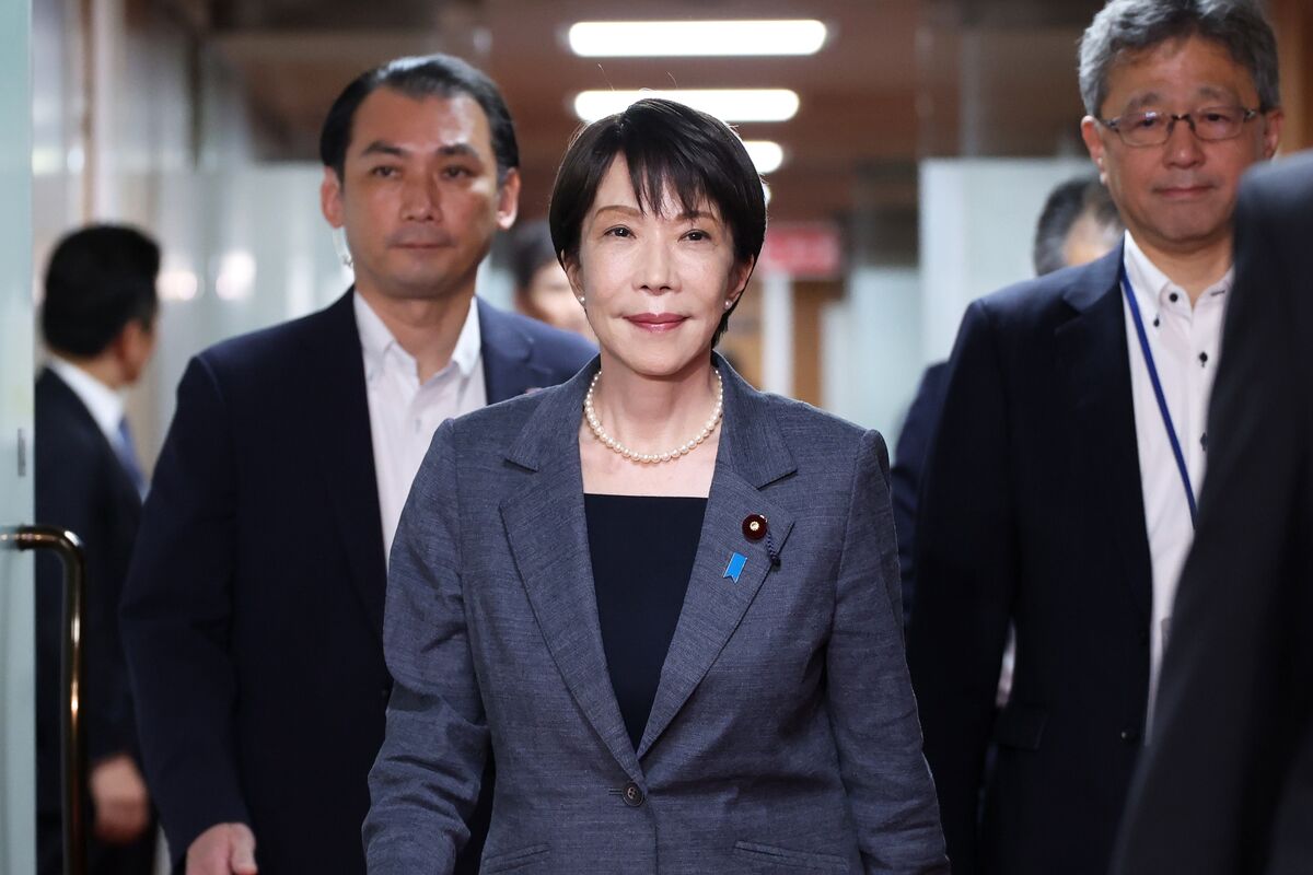 Japan Debt-Servicing Costs to Hit $230 Billion Record Next Year