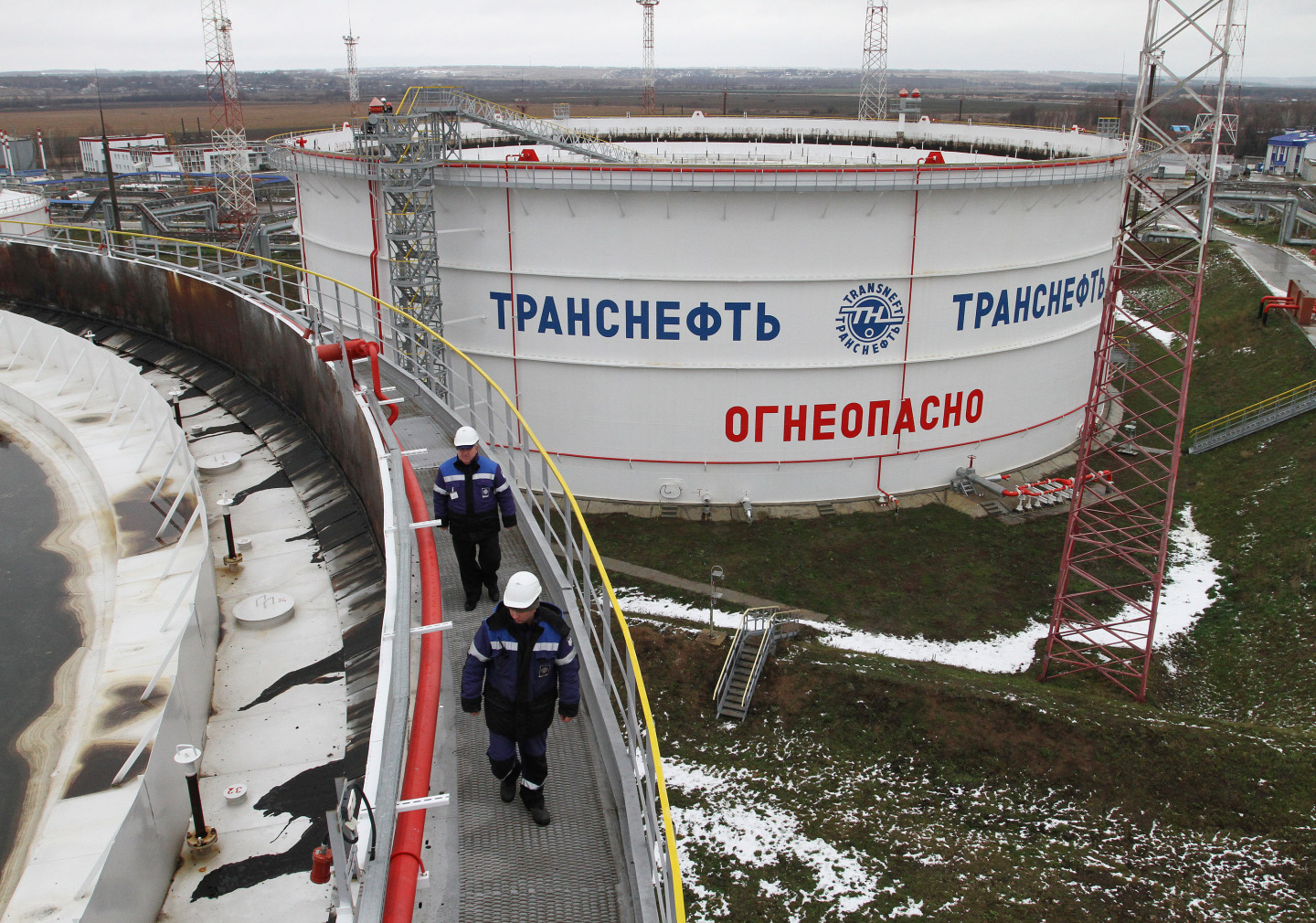 Russia Oil: Empty Threats Only Help Putin By Pushing Up Prices - Bloomberg