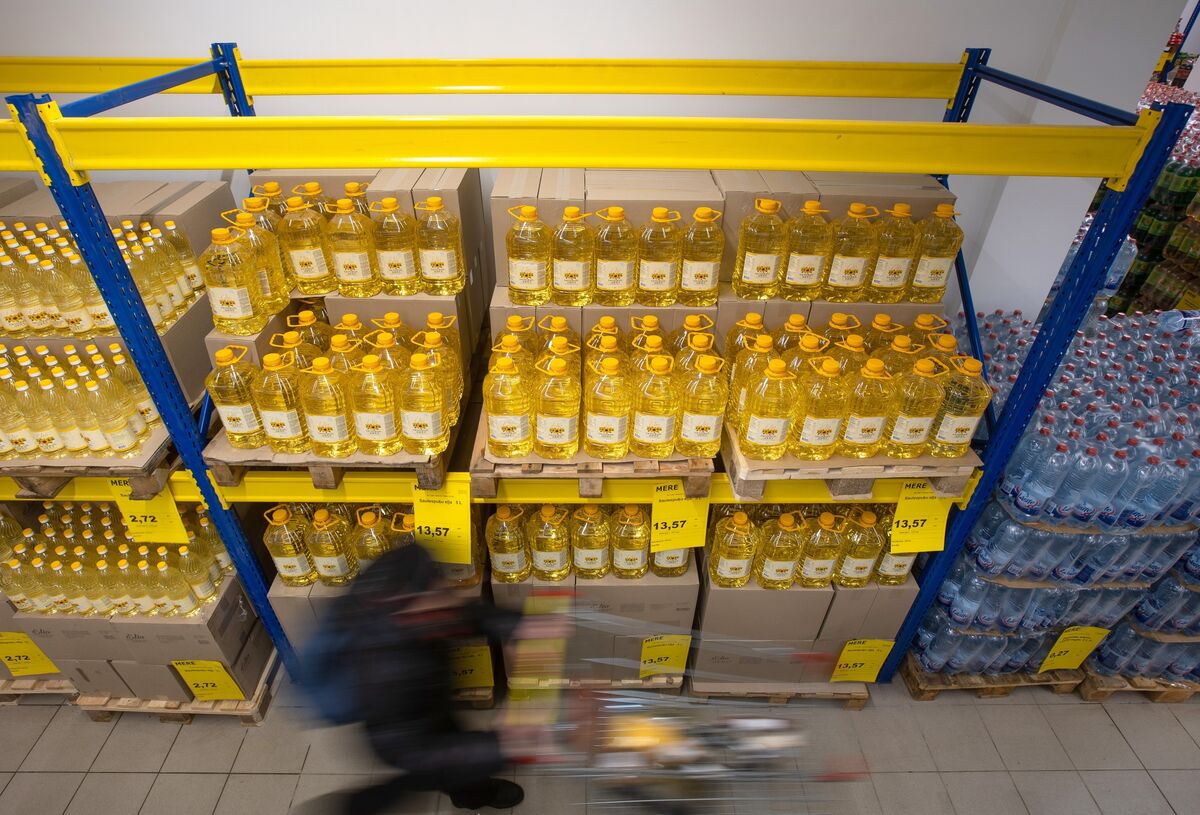 Sunflower Oil Shortage Turns to Glut With Buyers Standing Aside Bloomberg