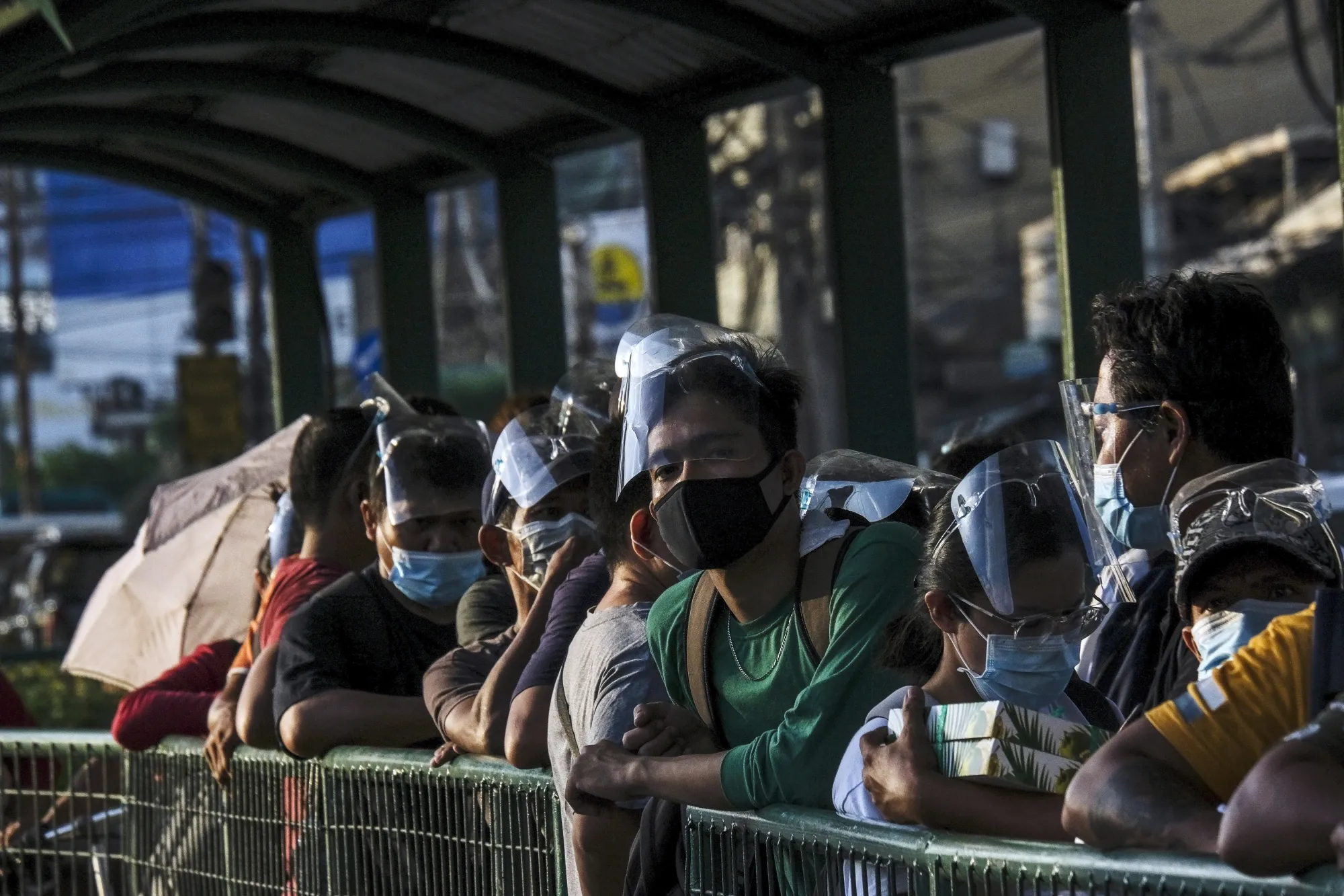 Commuters wait for public transport&nbsp;in Quezon City, Manila, the Philippines.