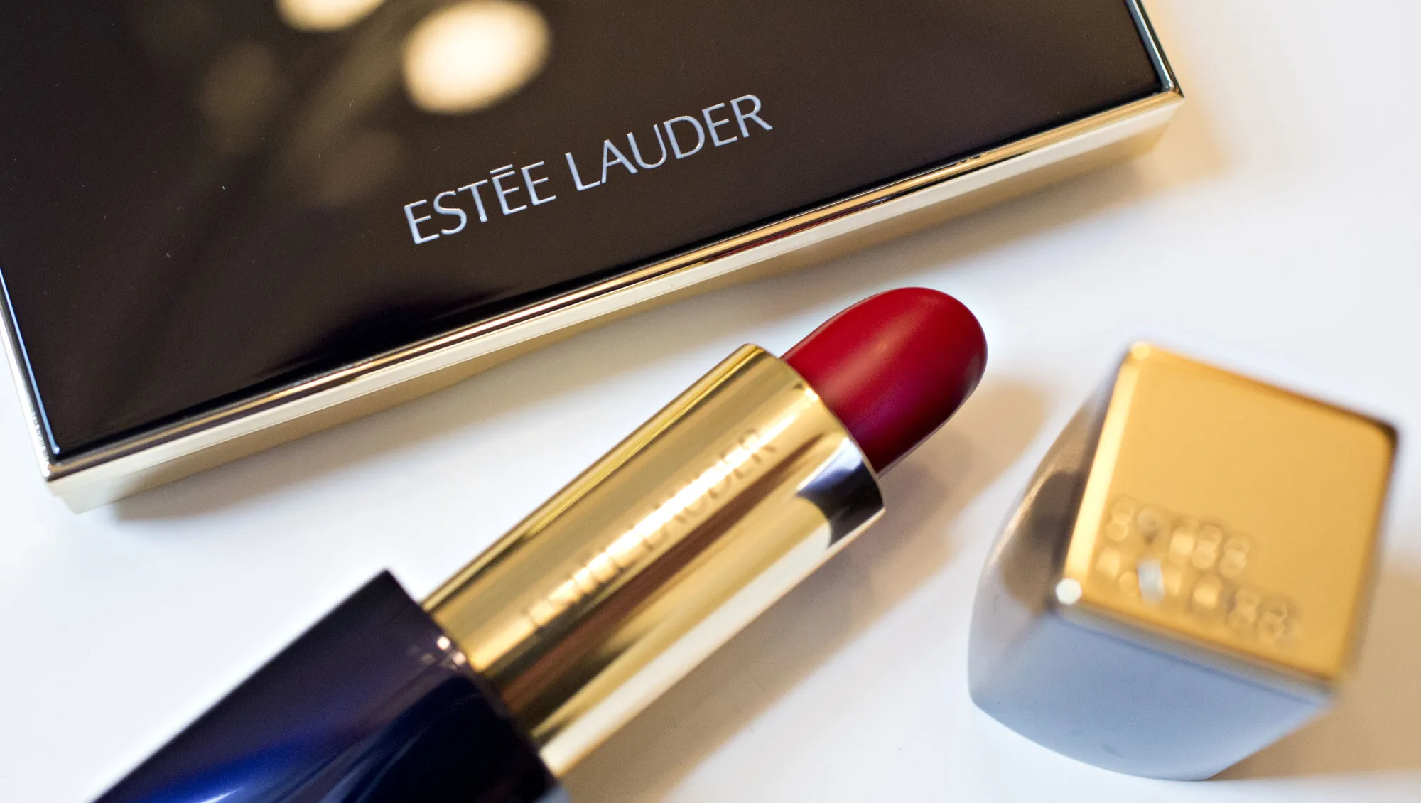 Estee Lauder&nbsp;lipstick and eyeshadow