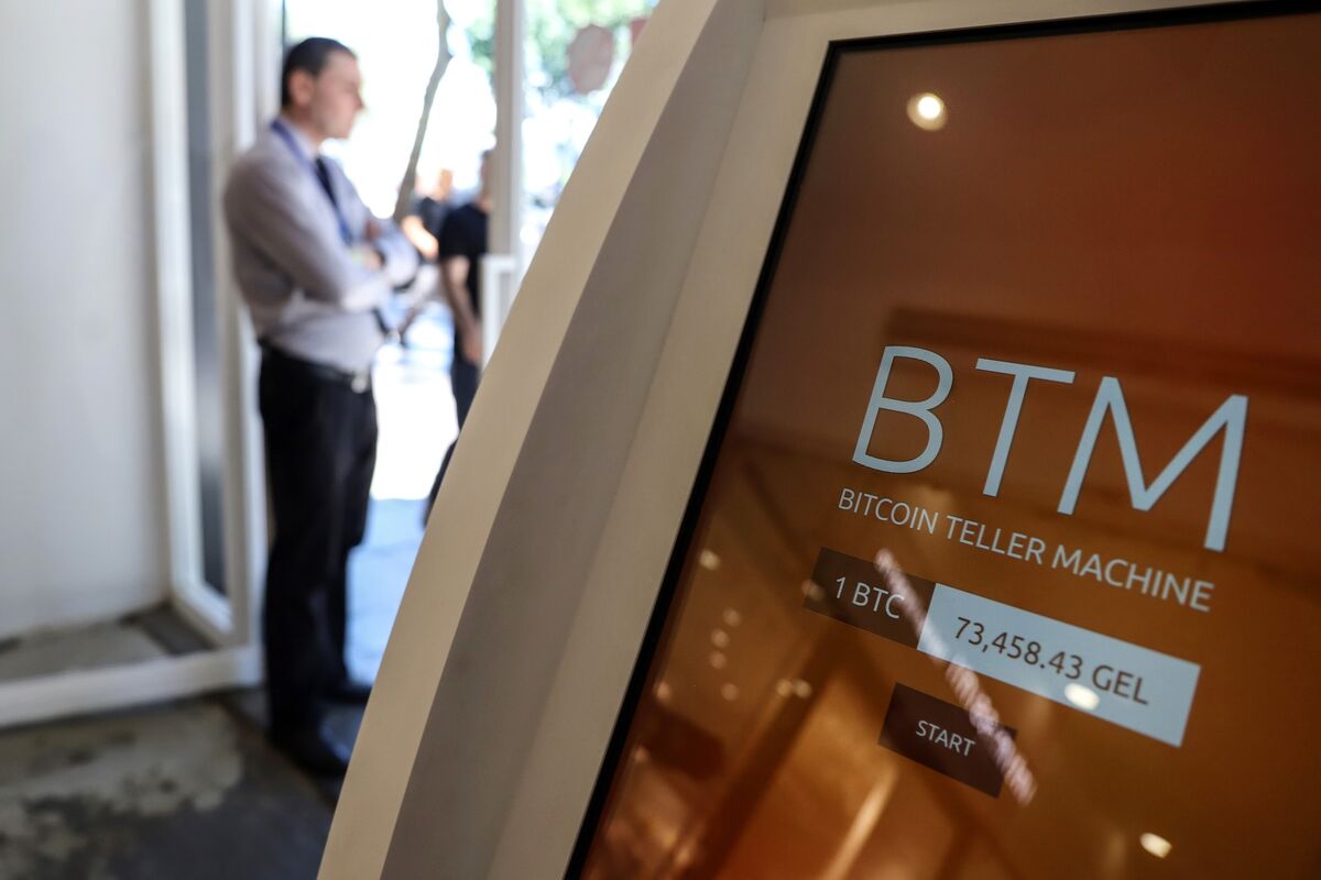 Bitcoin (BTC USD) Price Becoming Less Volatile Than Stocks Raises Warning  Flag - Bloomberg