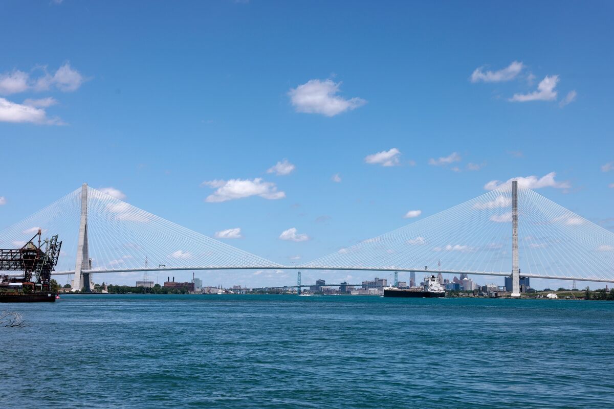US, Canada Strike Deal to Open Detroit-Windsor Bridge in July