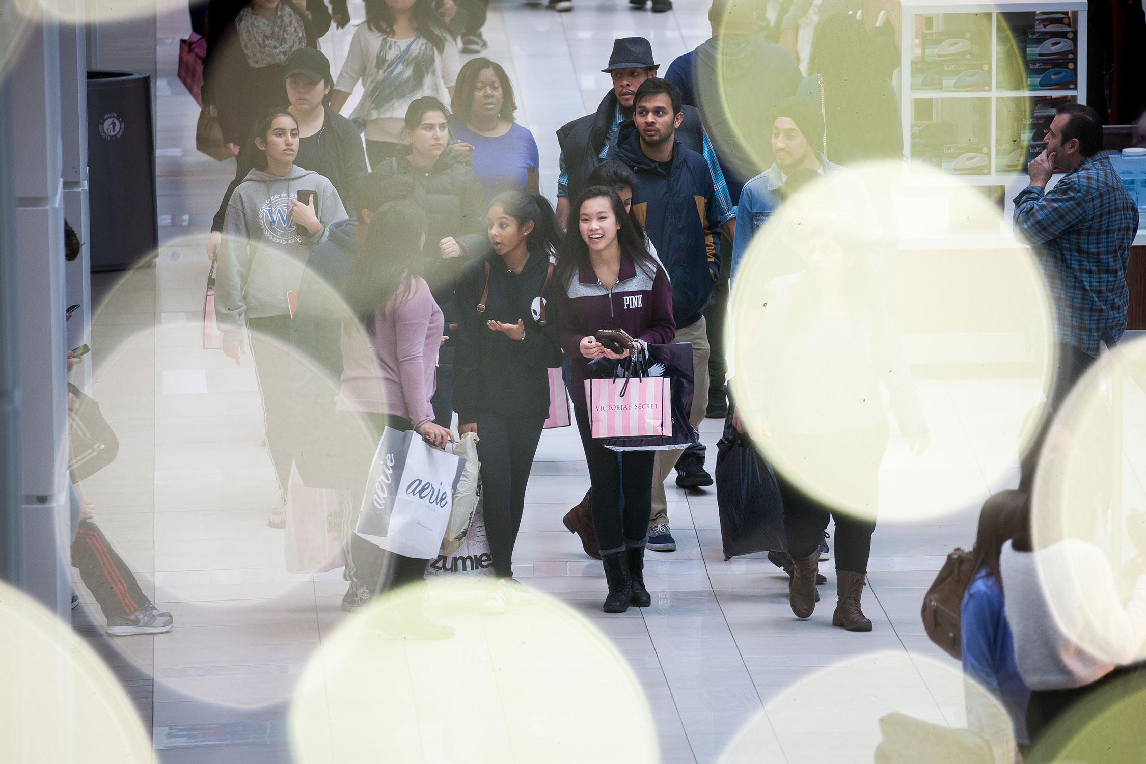 High-End Malls Defy Death - Bloomberg
