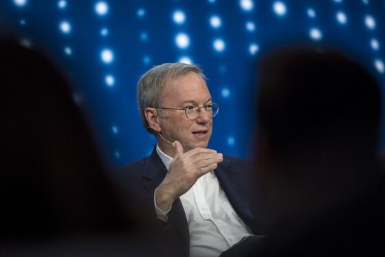 Former Google CEO Calls Social Networks ‘Amplifiers for Idiots’