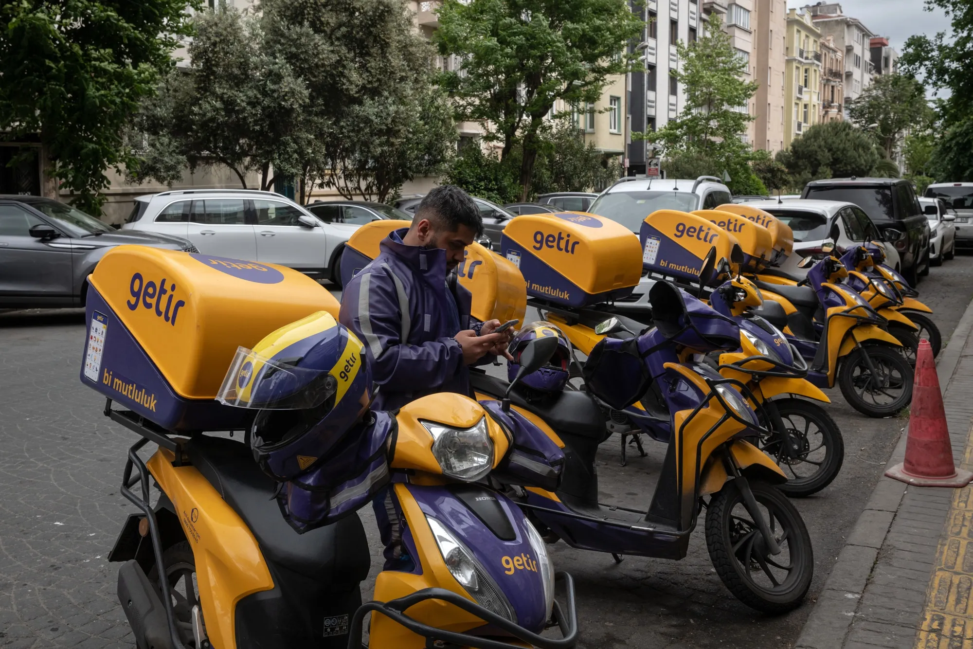 A courier for&nbsp;Getir outside a depot in Istanbul.