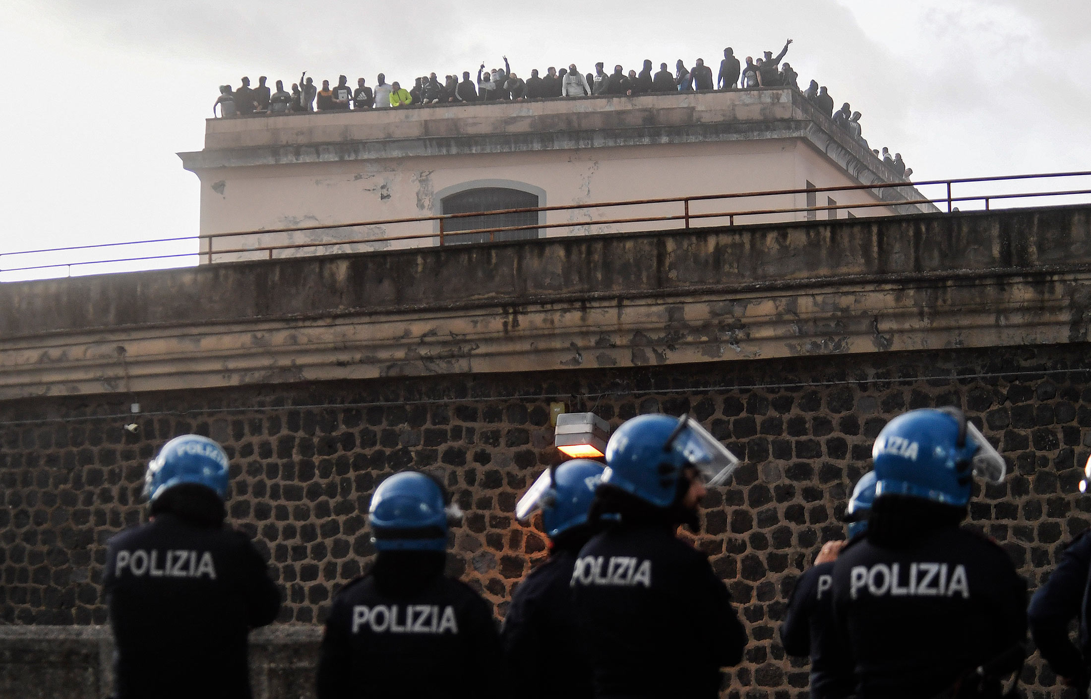 Hundreds of Brazilian Prisoners Escape After Prison Riot Over