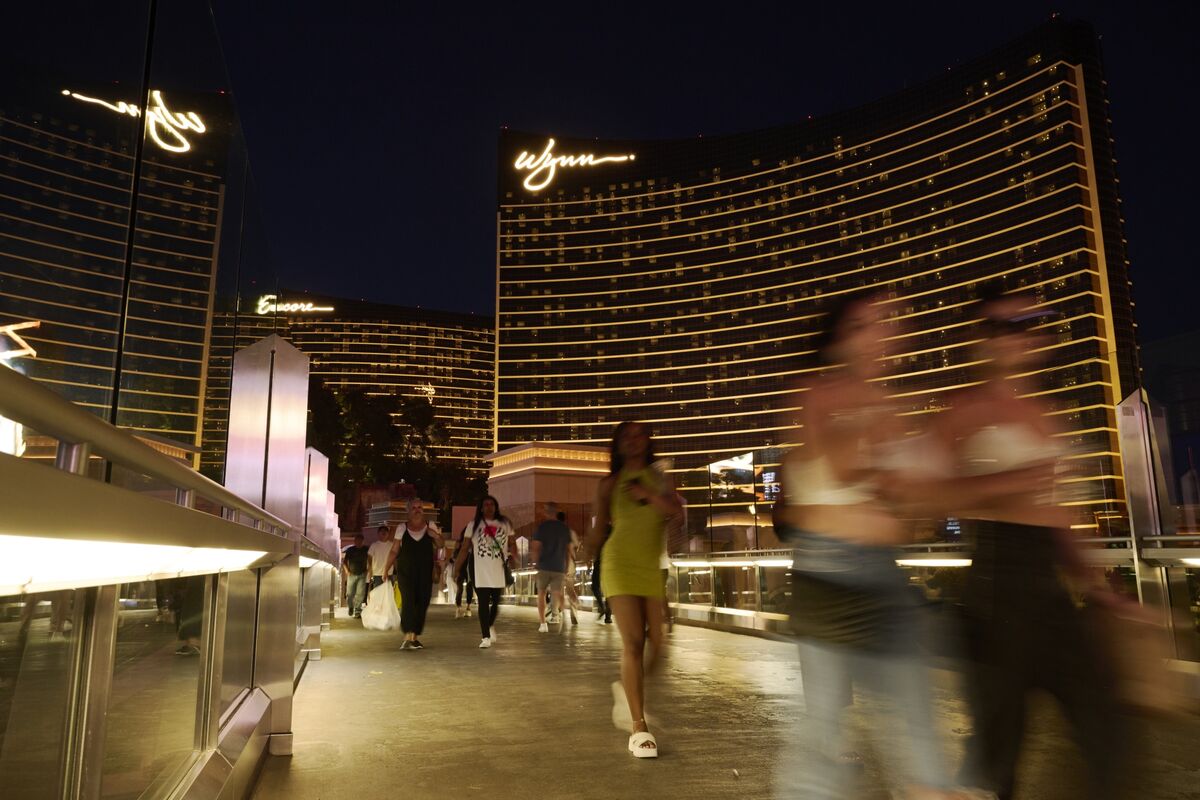 Las Vegas Strip Faces Worst Gaming Revenue Decline Since Recession