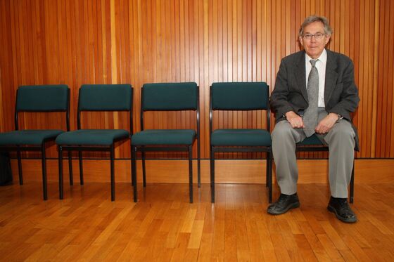 The Scientist Who Warned of Ozone Hole, Then Named Our Climate Age