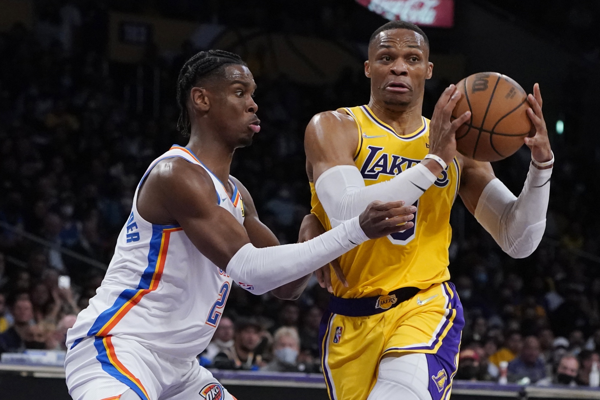 AP source: Lakers bracing for James to miss multiple weeks