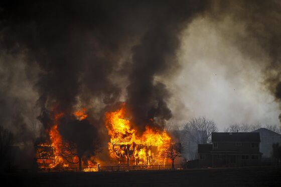 Colorado Fires Hit up to 1,000 Homes, Spread in Blink of Eye