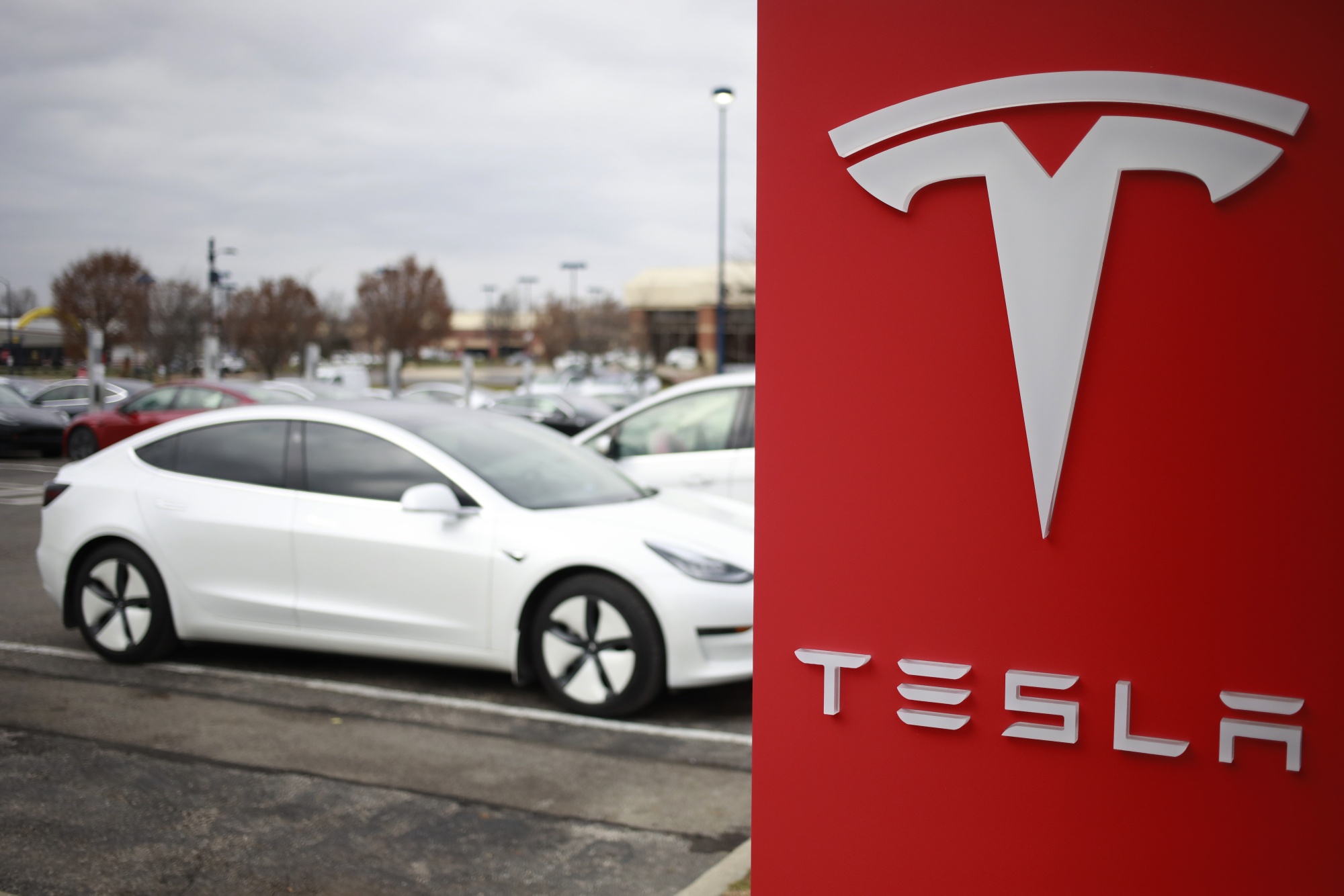 Tesla deals electric competitors