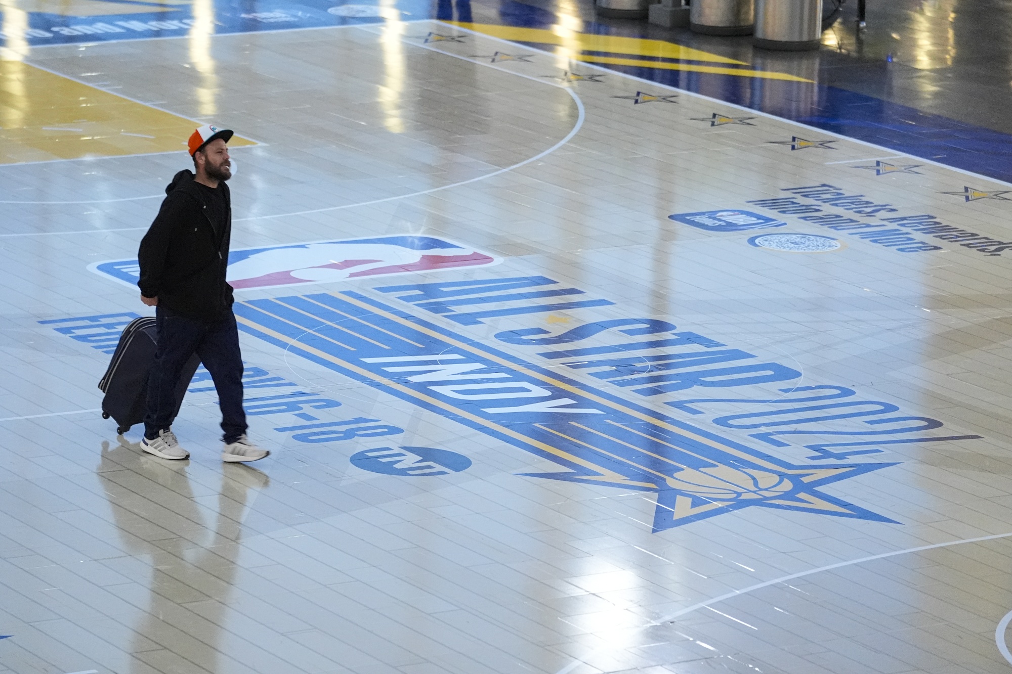 NBA set to play on an LED glass court for some All-Star weekend events ...