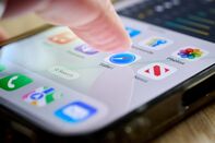 relates to マスク氏がアップルを非難、App StoreでOpenAIを優遇と主張