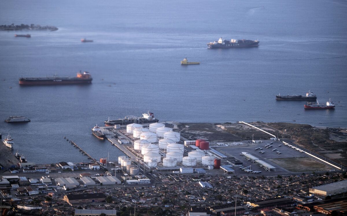 ⚫️ BLOOMBERG: "L'Angola e i crescenti rischi di indebitamento: il ruolo del petrolio e dei costi di prestito"