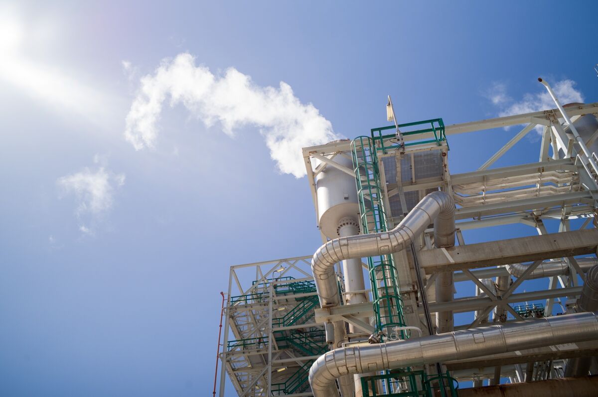 🚨 ⚫️BREAKING: "Stabilità del petrolio dopo il guadagno settimanale, ottimismo sui colloqui commerciali e miglioramento del sentiment nei mercati del diesel"