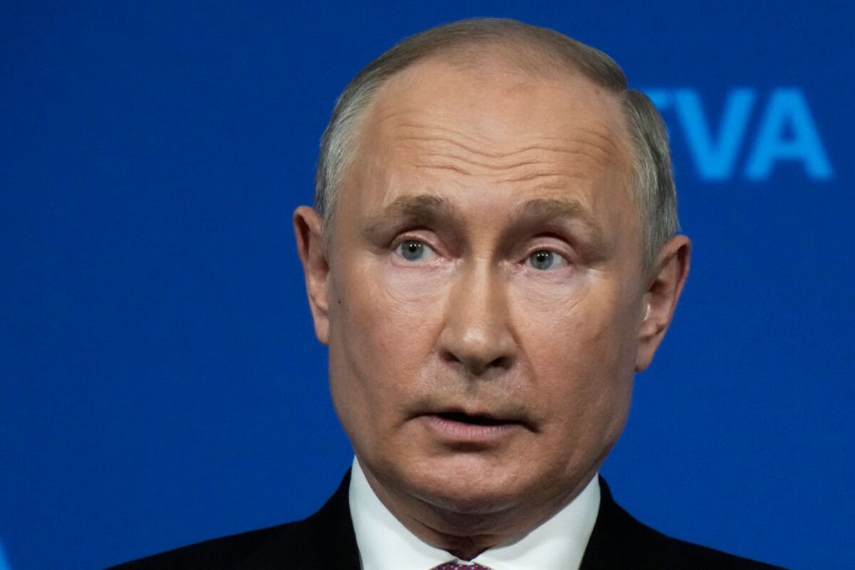 Putin's Wealth May Be Unreachable, But Russia's Isn't - Bloomberg