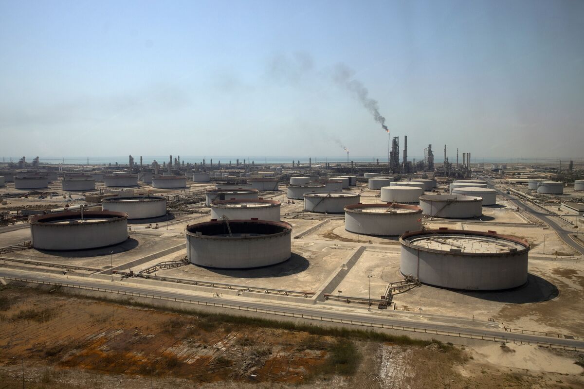 Saudi Initiatives to Reinstate Gulf Oil Shipments Encounter Buyer Reluctance