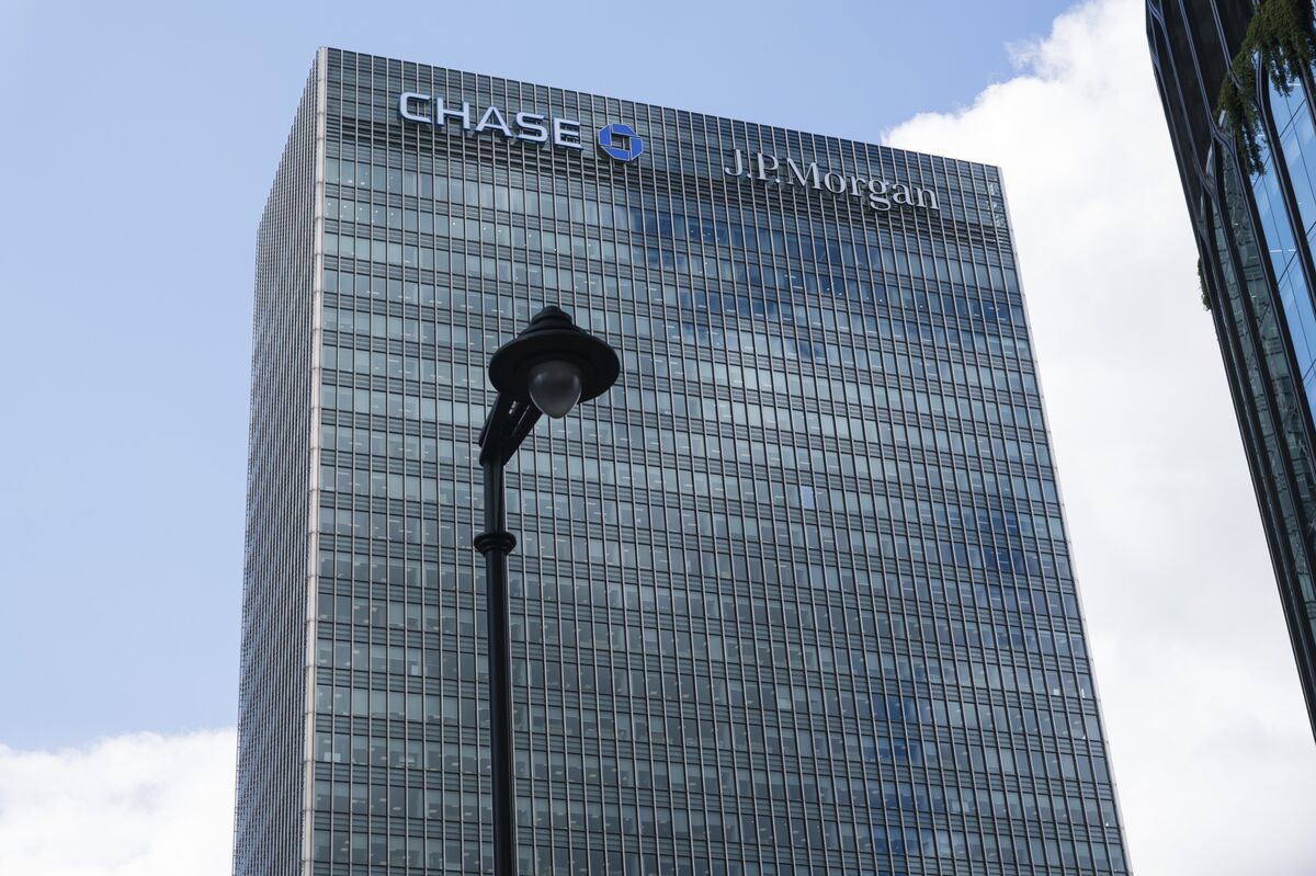 Investors Embrace Hyperscaler AI Debt