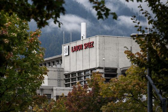Dutch Detained Russians Suspected of Swiss Lab Break-In: Report