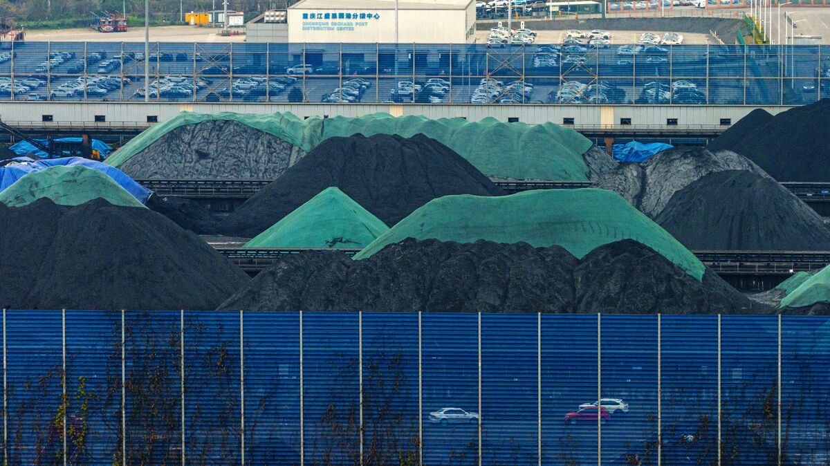 bloomberg.com - Howard Chua-Eoan - China Is Making Mountains Out of Coal Hills