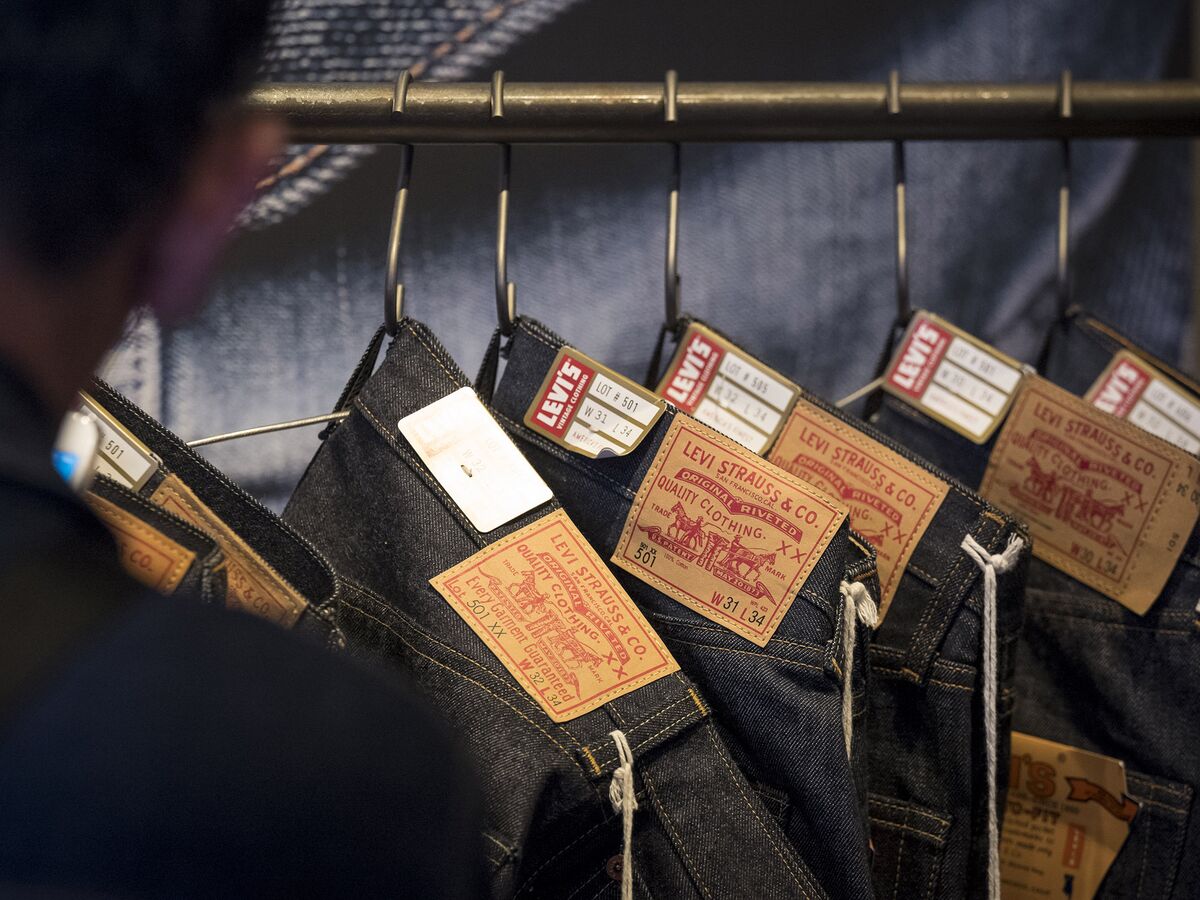 Levi Strauss (LEVI) Revenue Beats Expectations as Denim Demand Holds Up -  Bloomberg