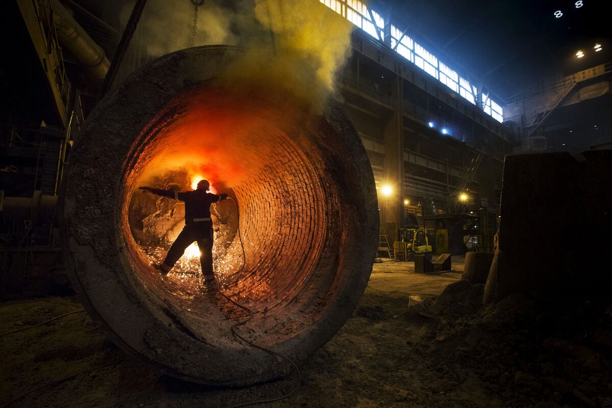 Forging steel. Steel Forging. Industrial-Forging. Industrial foregoing. Decarbonising Steel: Forging New Paths together.