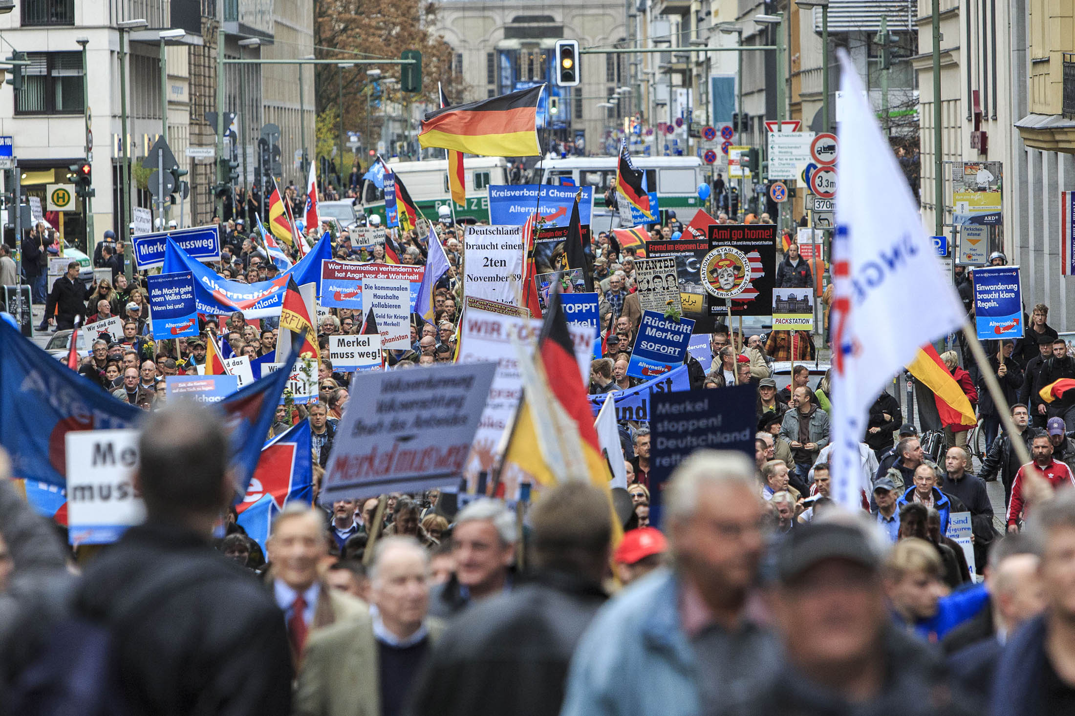 Germans Turn to Trump-Style Politics in Challenge to Merkel - Bloomberg