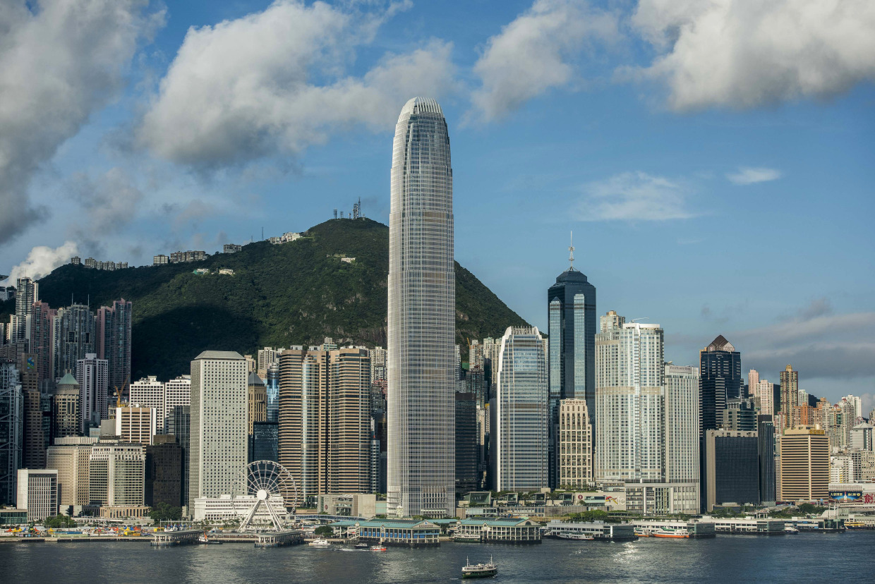 Небоскребы гонконга. Гонконг небоскреб Международный коммерческий центр. Гонконг финансовый центр. Гонконг Международный финансовый центр 1. Международный финансовый центр-2 Гонконг.