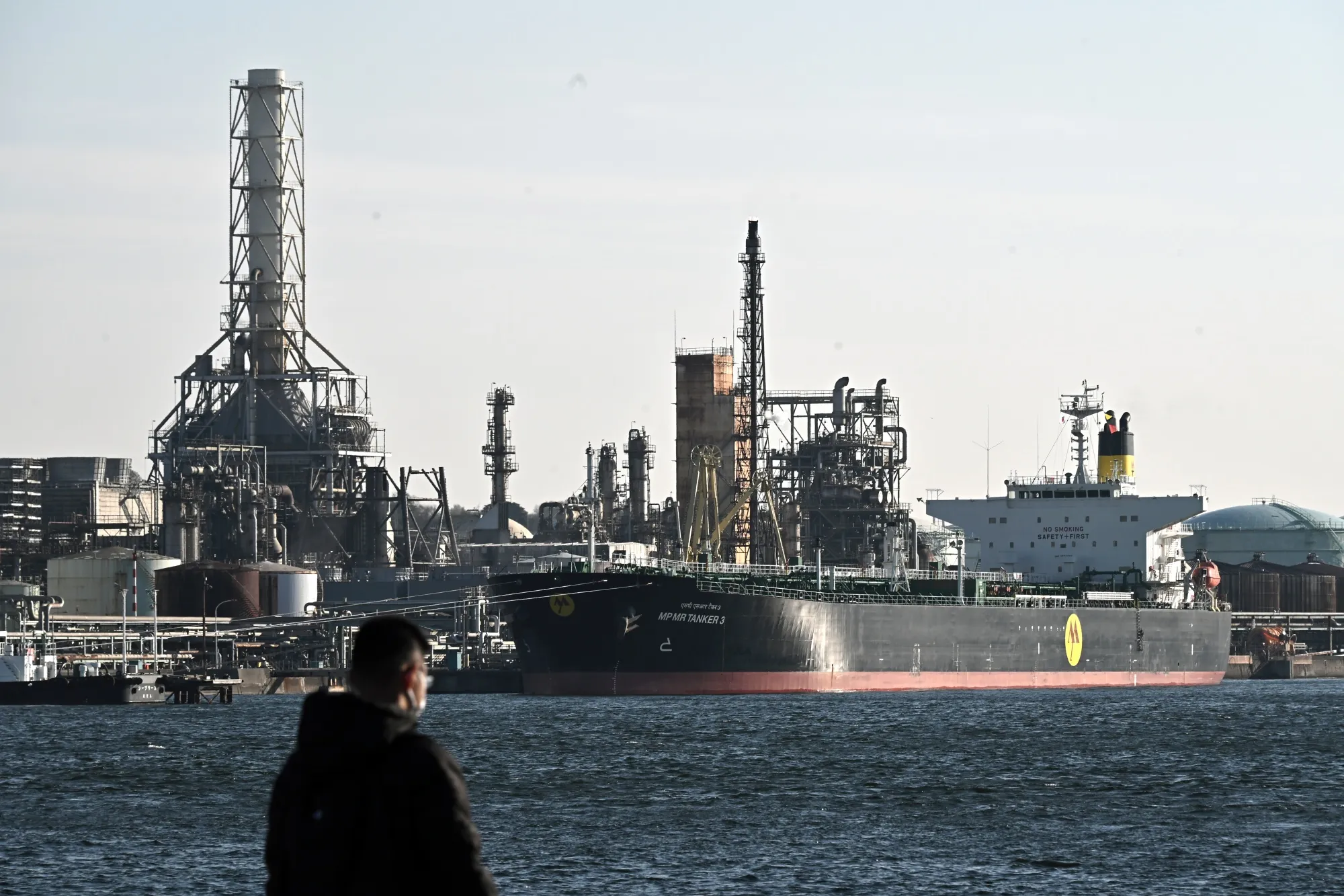 Japan Set to Secure More Oil Imports in May After April Slump