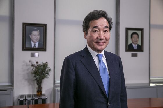 South Korea Ex-PM Becomes First Major Candidate for President