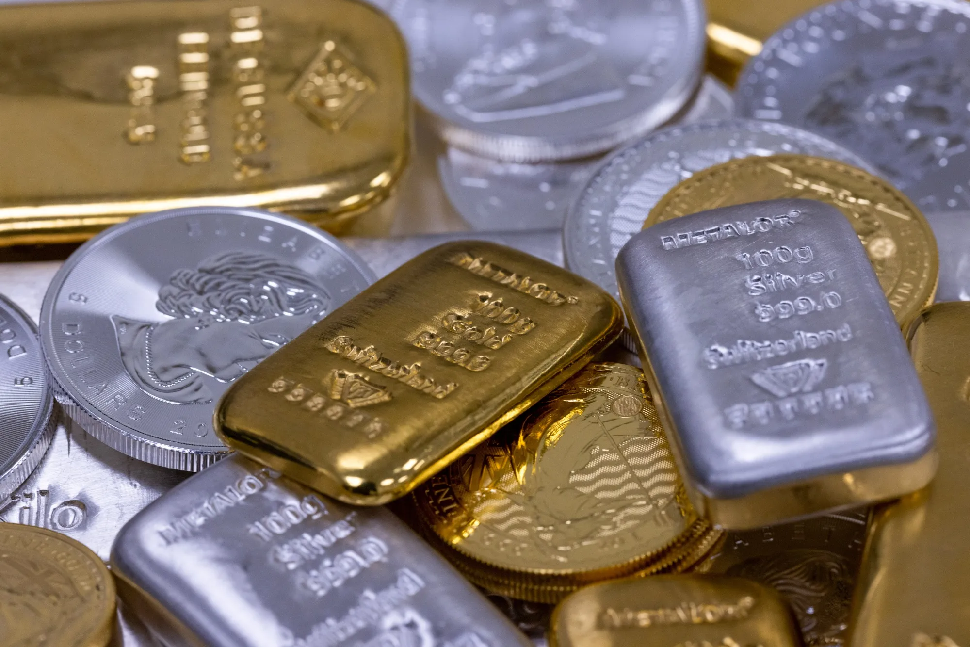 Are Gold And Silver Waving a US Recession Flag? - Bloomberg