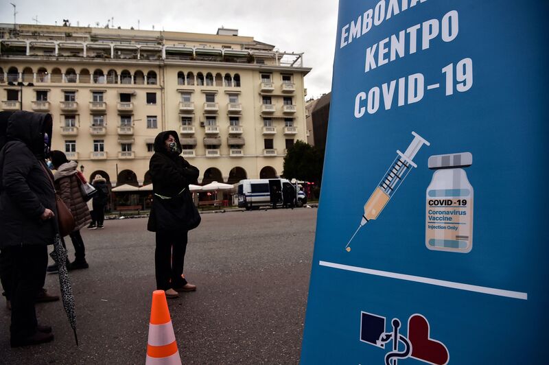 Greece Imposes $114 Monthly Fine on Unvaccinated People Over 60