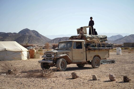 Mountain Battles Signal Path to Yemen Peace Runs Via More War