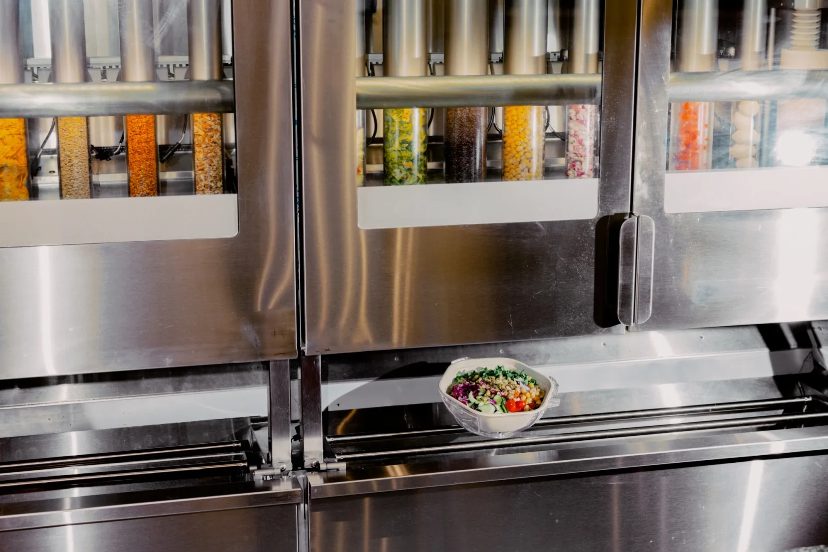 Sweetgreen Tests Salad-Making Robots at New Illinois Store - Bloomberg