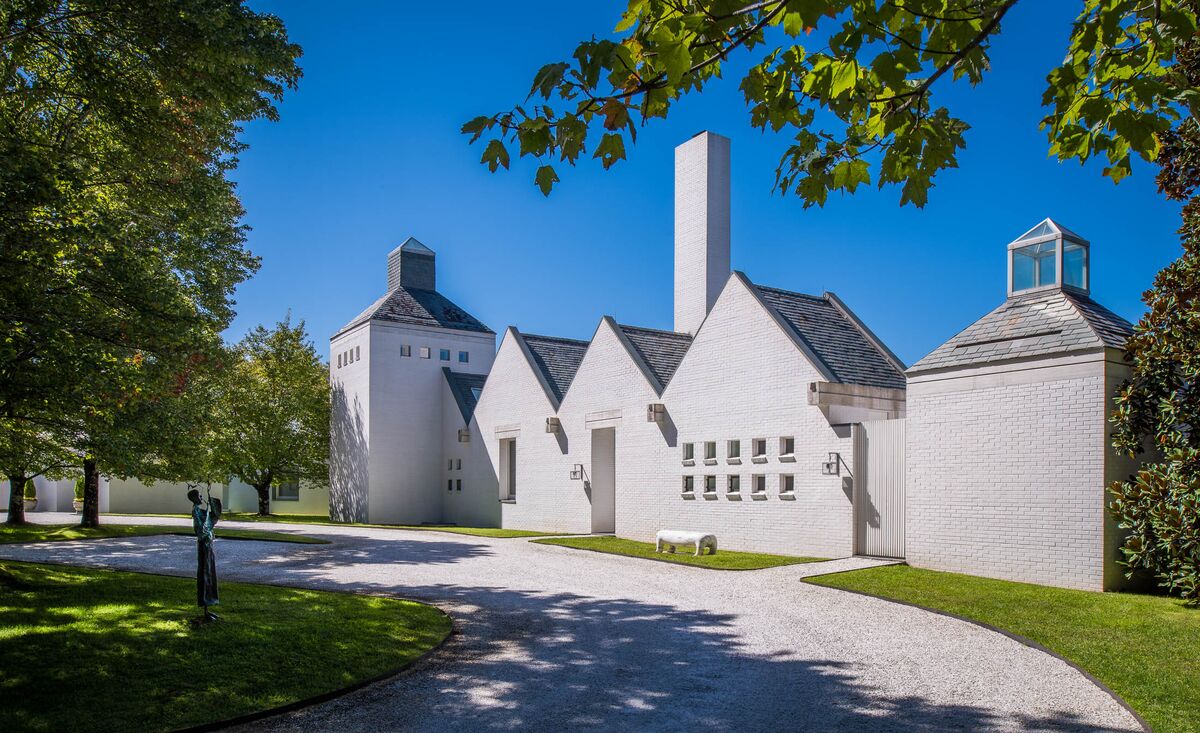 Mansion Built by Olan Mills Fortune Hits Market for $7 Million - Bloomberg