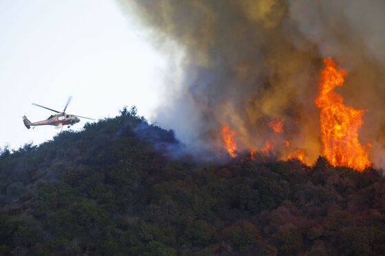 L.A. Fire Expands as More High Winds Keep Evacuations in Place