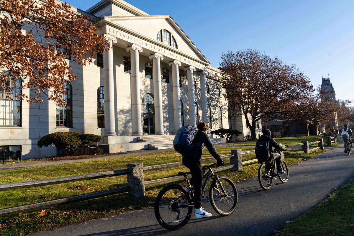 Harvard College Sees Early Applications Drop 17% From Last Year