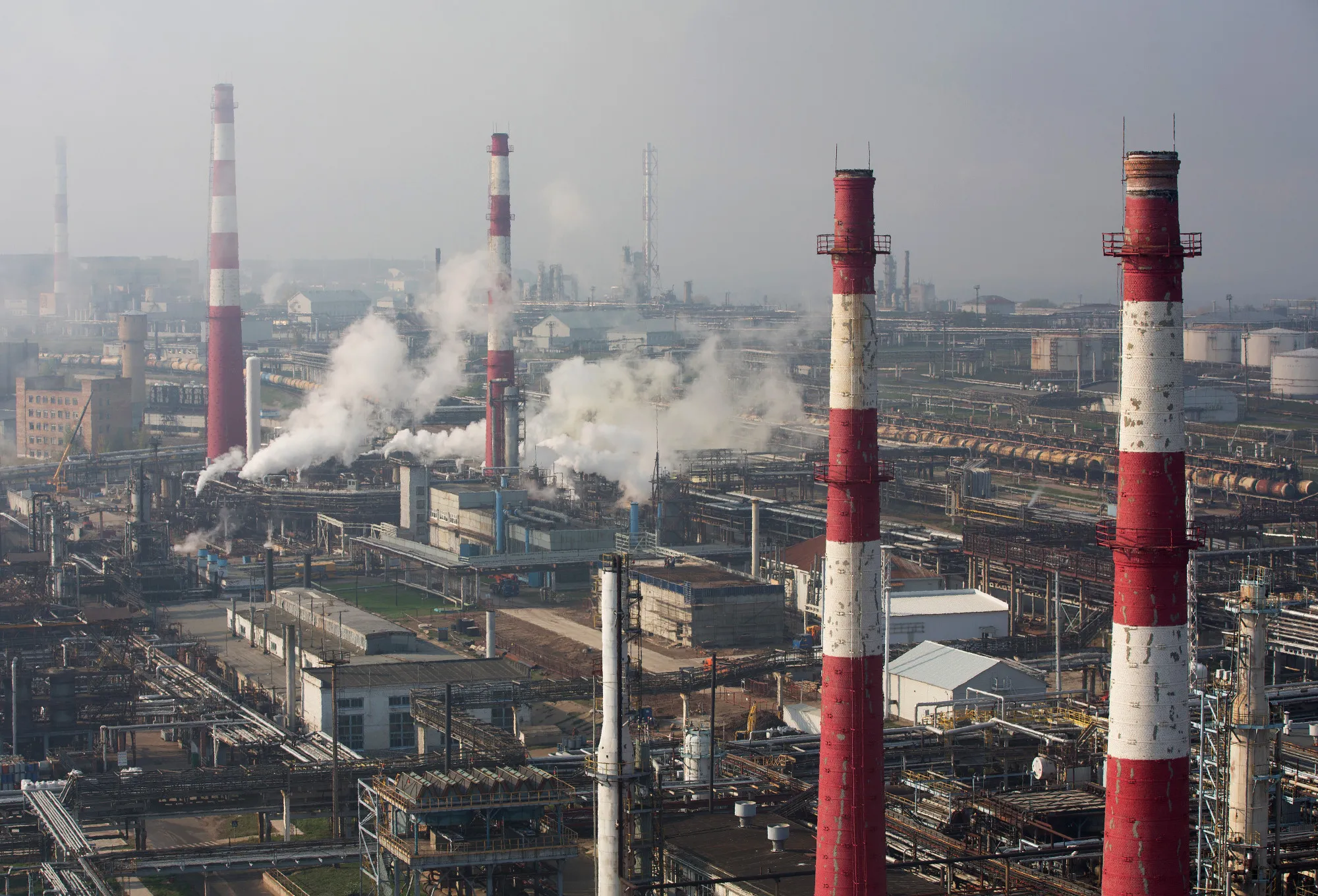 An&nbsp;oil refinery&nbsp;in Ufa, Russia.