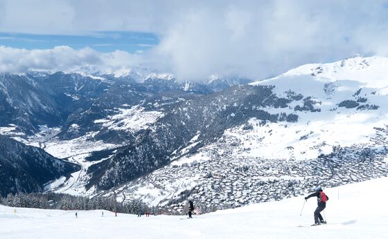 Alpine Ski Resorts Fear Lonely Winter as Lockdowns Freeze Europe