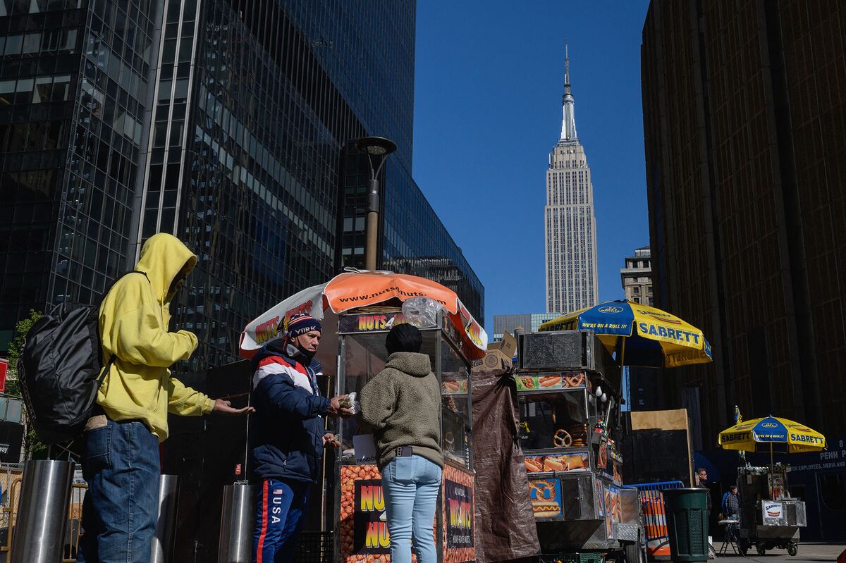 NYC Raises Covid Alert Level to 'Medium' as Case Numbers Rise - Bloomberg