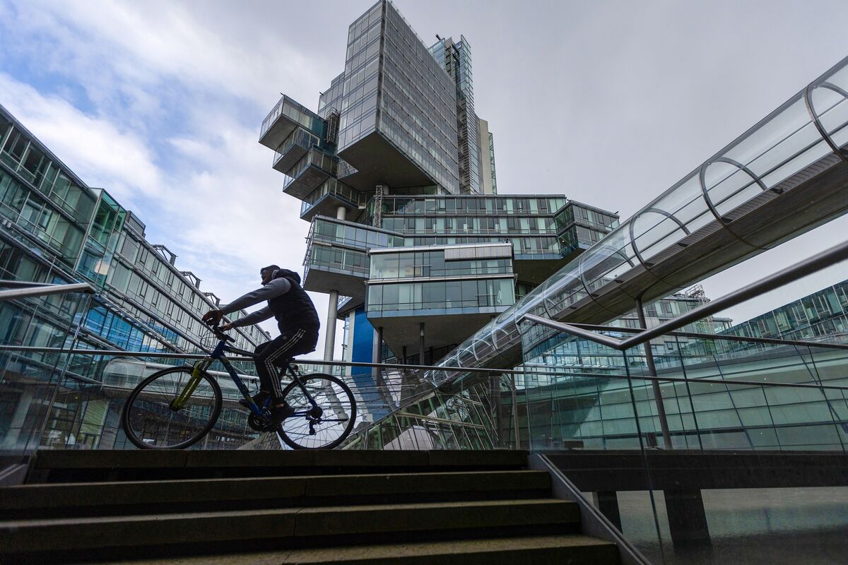 assets.bwbx.io image