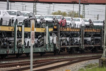 Automakers Face Uncertainty Over Trump's Tariffs Policy